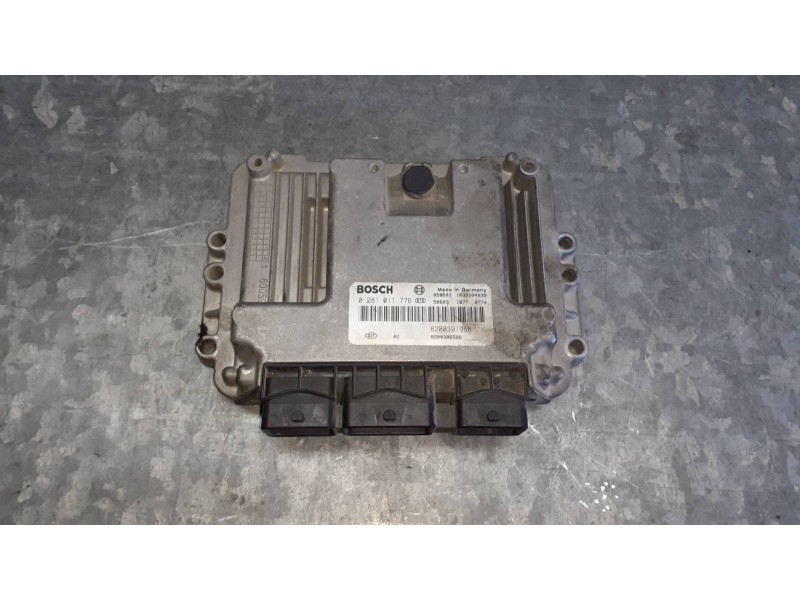 Recambio de centralita motor uce para renault scenic ii referencia OEM IAM 8200391966 0281011776 BOSCH