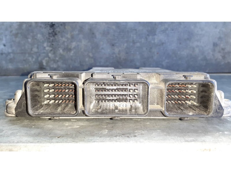 Recambio de centralita motor uce para renault scenic ii referencia OEM IAM 8200391966 0281011776 BOSCH