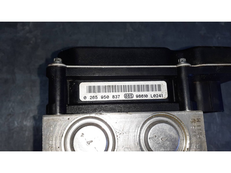 Recambio de abs para peugeot 3008 referencia OEM IAM 96666684780 0265950837 BOSCH