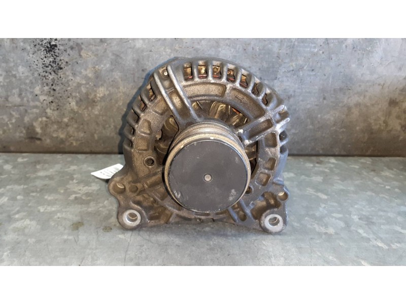 Recambio de alternador para mitsubishi outlander (cw0) referencia OEM IAM 06F903023F 012452509104S 140A