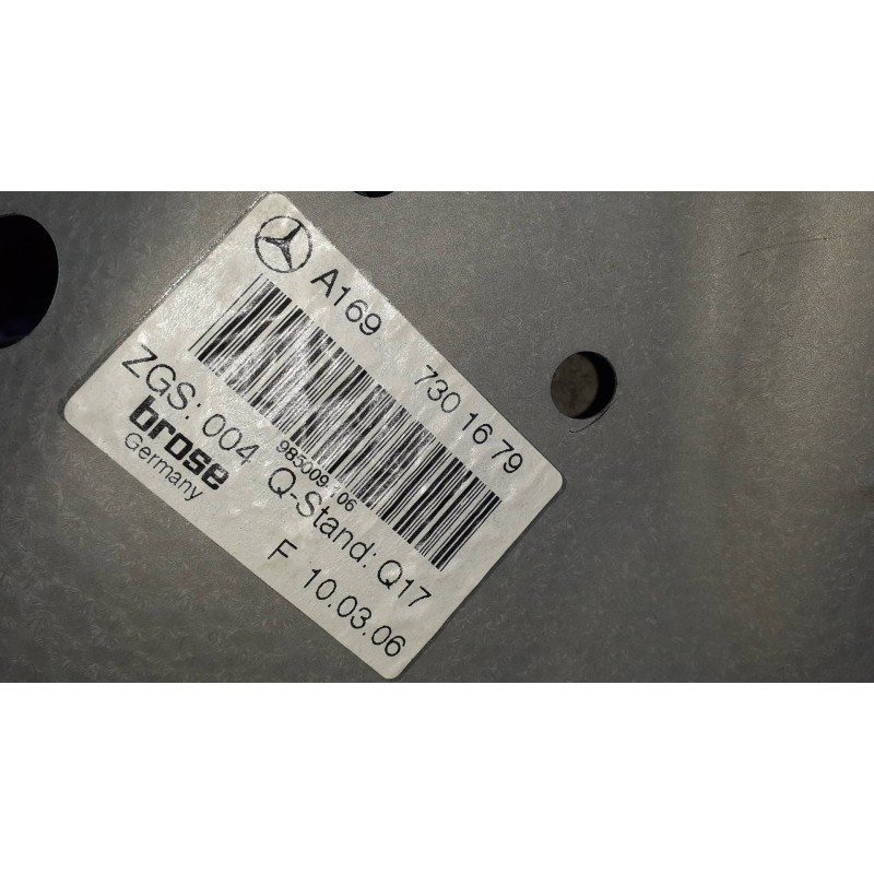Recambio de elevalunas trasero derecho para mercedes-benz clase b (w245) referencia OEM IAM A1697301679 SIN MOTOR ELECTRICO