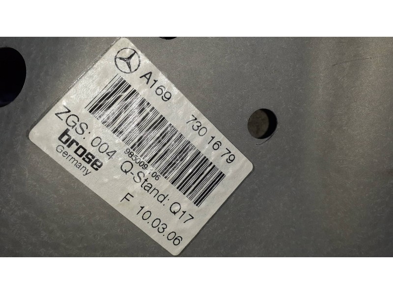 Recambio de elevalunas trasero derecho para mercedes-benz clase b (w245) referencia OEM IAM A1697301679 SIN MOTOR ELECTRICO