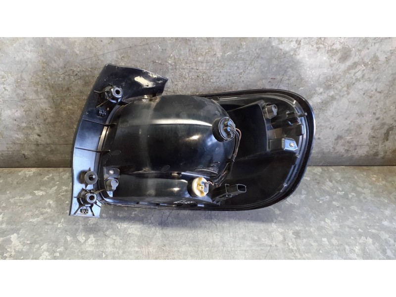 Recambio de piloto trasero izquierdo para citroen c3 aircross referencia OEM IAM 208025  