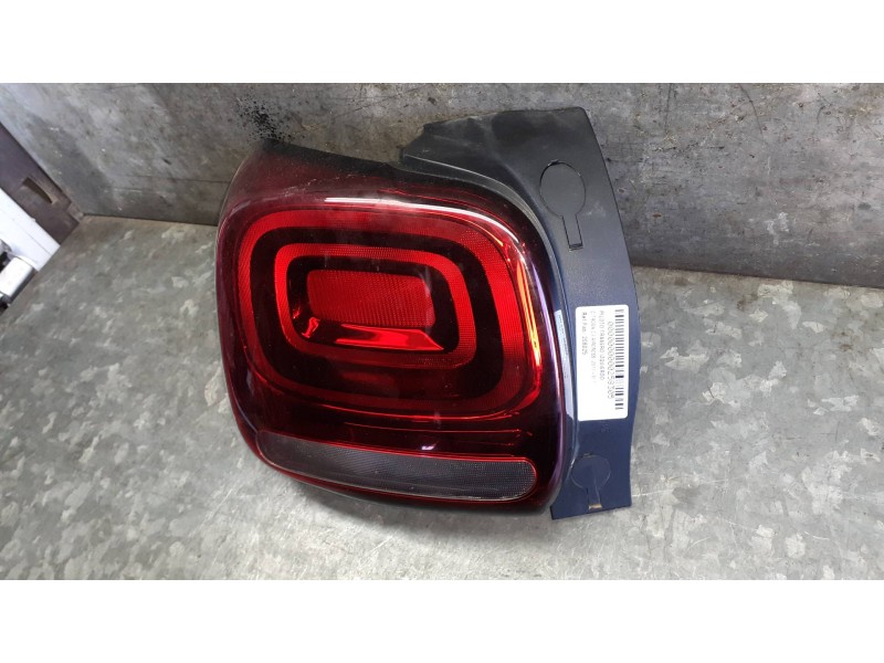 Recambio de piloto trasero izquierdo para citroen c3 aircross referencia OEM IAM 208025  