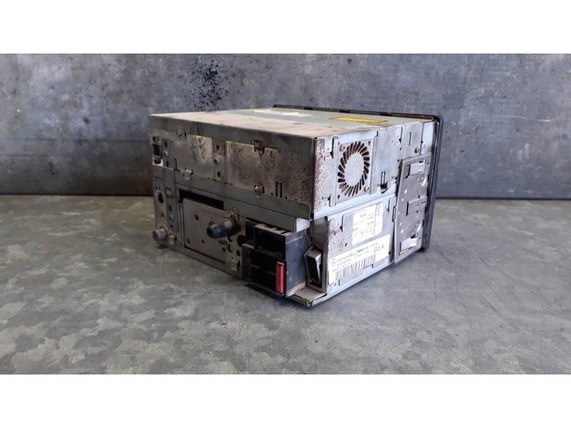 Recambio de sistema audio / radio cd para mercedes-benz clase m (w163) referencia OEM IAM A1638203689 7612001522 BOSCH