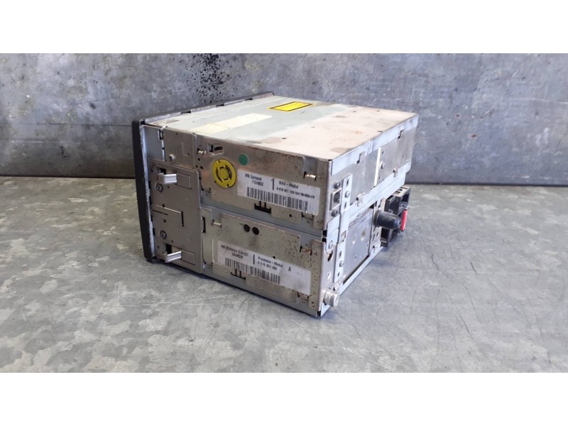 Recambio de sistema audio / radio cd para mercedes-benz clase m (w163) referencia OEM IAM A1638203689 7612001522 BOSCH