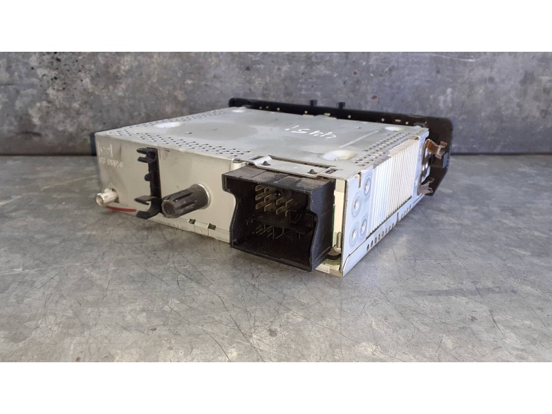 Recambio de sistema audio / radio cd para renault megane iii berlina 5 p referencia OEM IAM 281150030RB 281150030RT 