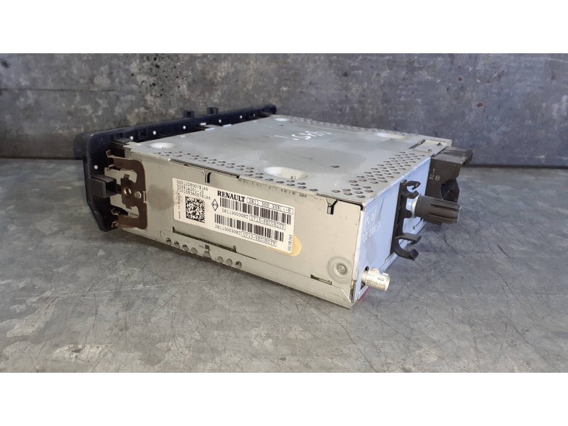 Recambio de sistema audio / radio cd para renault megane iii berlina 5 p referencia OEM IAM 281150030RB 281150030RT 