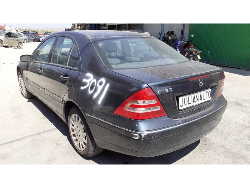mercedes-benz clase c (w203) berlina del año 2002