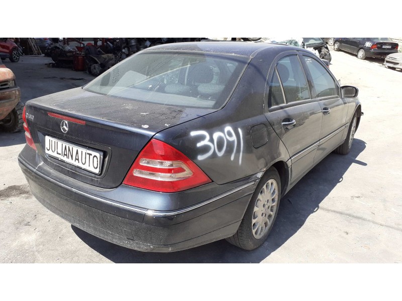mercedes-benz clase c (w203) berlina del año 2002