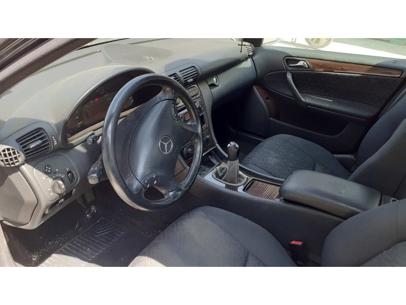 mercedes-benz clase c (w203) berlina del año 2002
