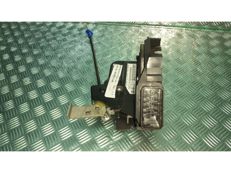 Recambio de cerradura puerta delantera derecha para ford mondeo ber. (ca2) ghia referencia OEM IAM 6M2AR21812AB 200307 961015