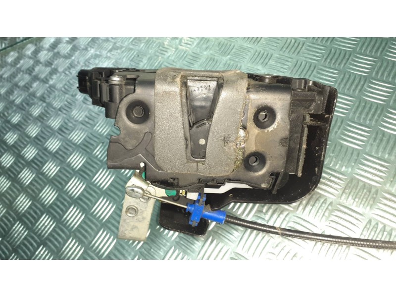 Recambio de cerradura puerta delantera derecha para ford mondeo ber. (ca2) ghia referencia OEM IAM 6M2AR21812AB 200307 961015