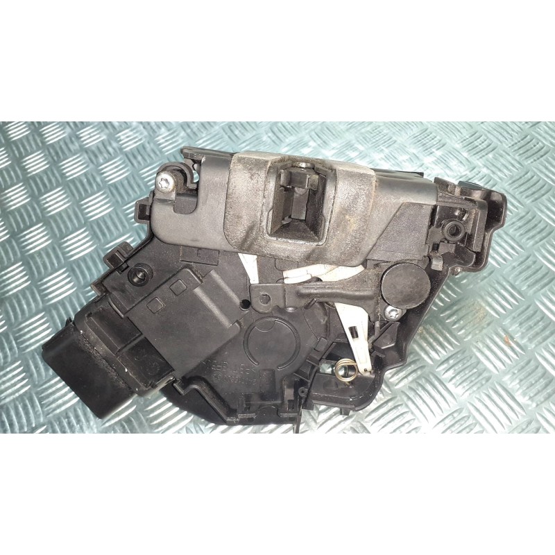 Recambio de cerradura puerta delantera izquierda para ford mondeo ber. (ca2) ghia referencia OEM IAM 6M2AR21813EB 961018 A048317
