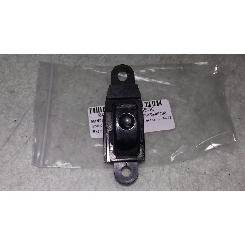 Recambio de mando elevalunas delantero derecho para hyundai h 1 h 1 furg.caja cerr.c. puerta referencia OEM IAM 935804A000 620W0