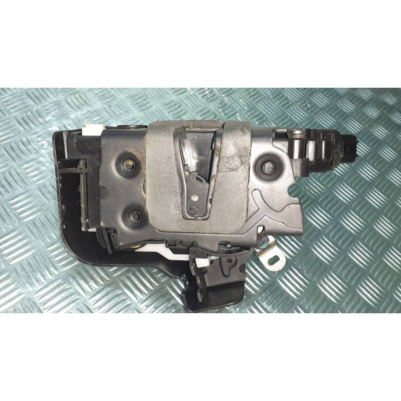 Recambio de cerradura puerta trasera izquierda para ford mondeo ber. (ca2) ghia referencia OEM IAM 6M2AR26413BB 970353 A048317