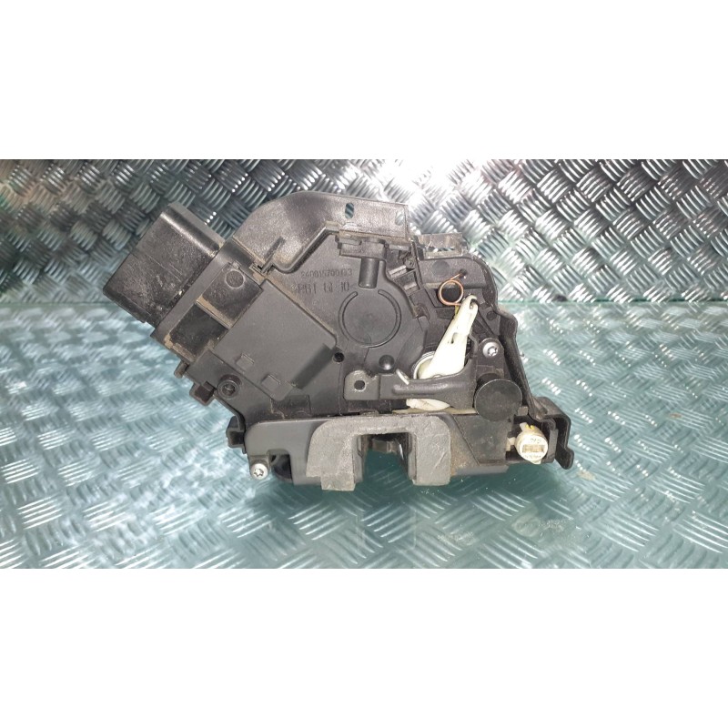 Recambio de cerradura puerta trasera derecha para ford mondeo ber. (ca2) ghia referencia OEM IAM 6M2AR26412BB 970352 A048317