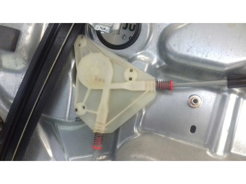Recambio de elevalunas delantero izquierdo para volkswagen polo (9n1) trendline referencia OEM IAM 6Q4837755  ELECTRICO