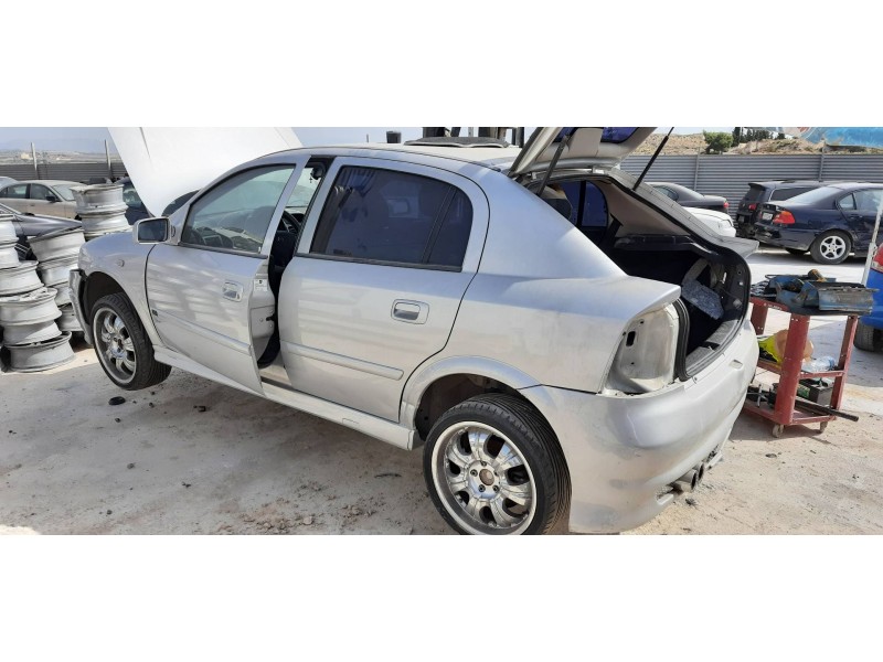 opel astra g berlina del año 2002
