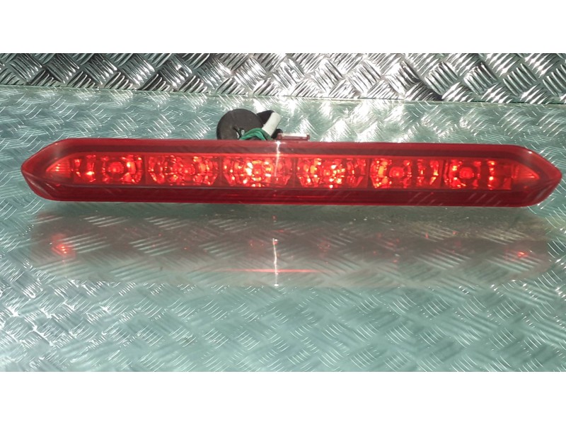 Recambio de luz central de freno para opel mokka x design line start/stop referencia OEM IAM 95151129  42443674