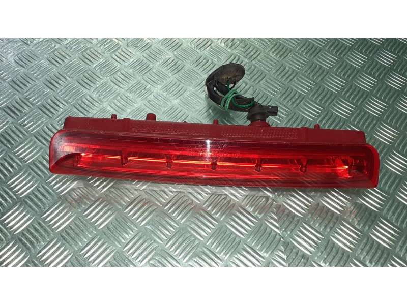 Recambio de luz central de freno para opel mokka x design line start/stop referencia OEM IAM 95151129  42443674