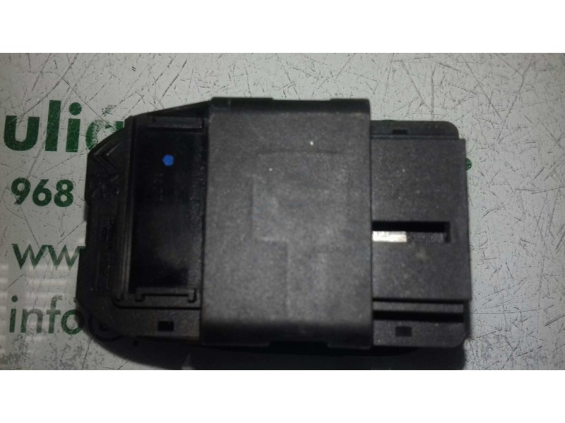Recambio de mando elevalunas delantero izquierdo para peugeot 206 berlina xr referencia OEM IAM A0271  3 + 3 PINES