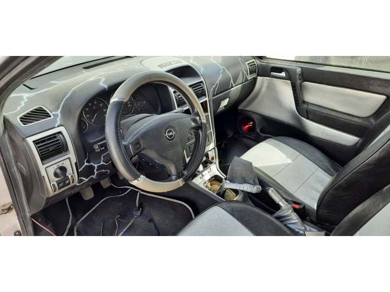 opel astra g berlina del año 2002