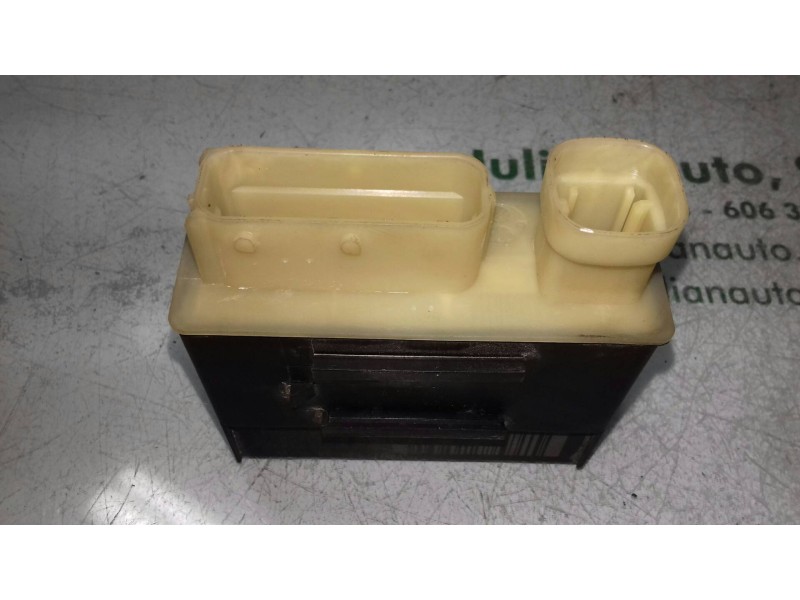 Recambio de caja precalentamiento para peugeot partner kombi outdoor referencia OEM IAM 9652021180 018010951 