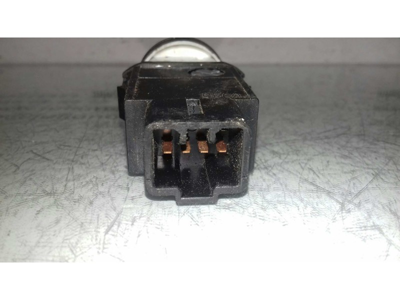 Recambio de interruptor para chevrolet kalos 1.4 se referencia OEM IAM 864W0140F4 4 PINES ANTINIEBLA