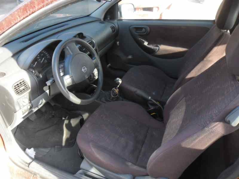 opel corsa c del año 2001