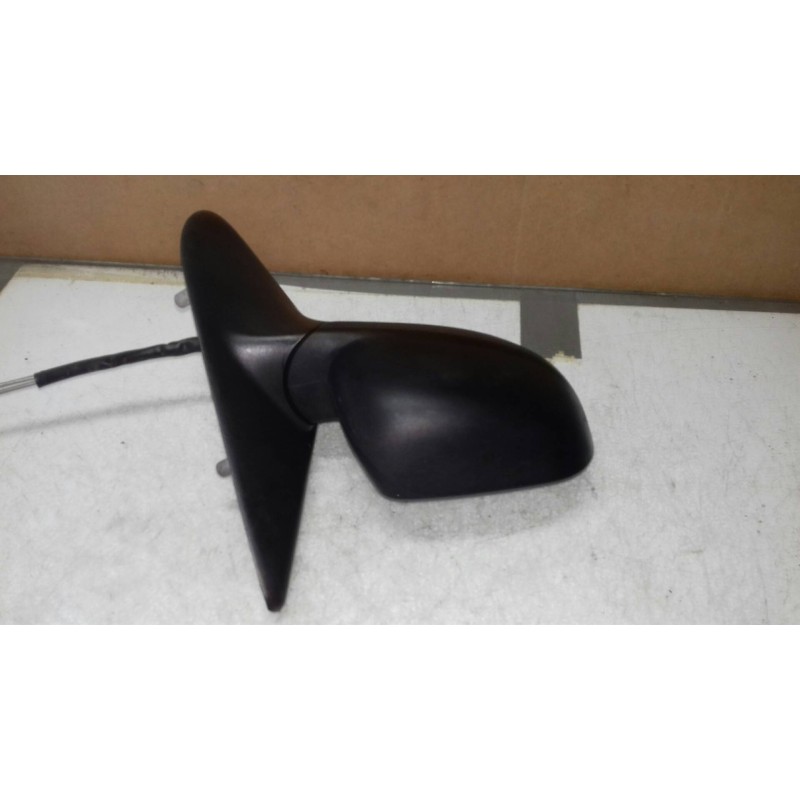 Recambio de retrovisor derecho para seat cordoba berlina (6k2) stella referencia OEM IAM 836132  MANUAL