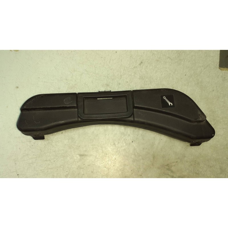 Recambio de herramientas para audi a4 berlina (8e) 2.0 tdi 16v (103kw) referencia OEM IAM 8E0012111A  CAJA HERRAMIENTAS