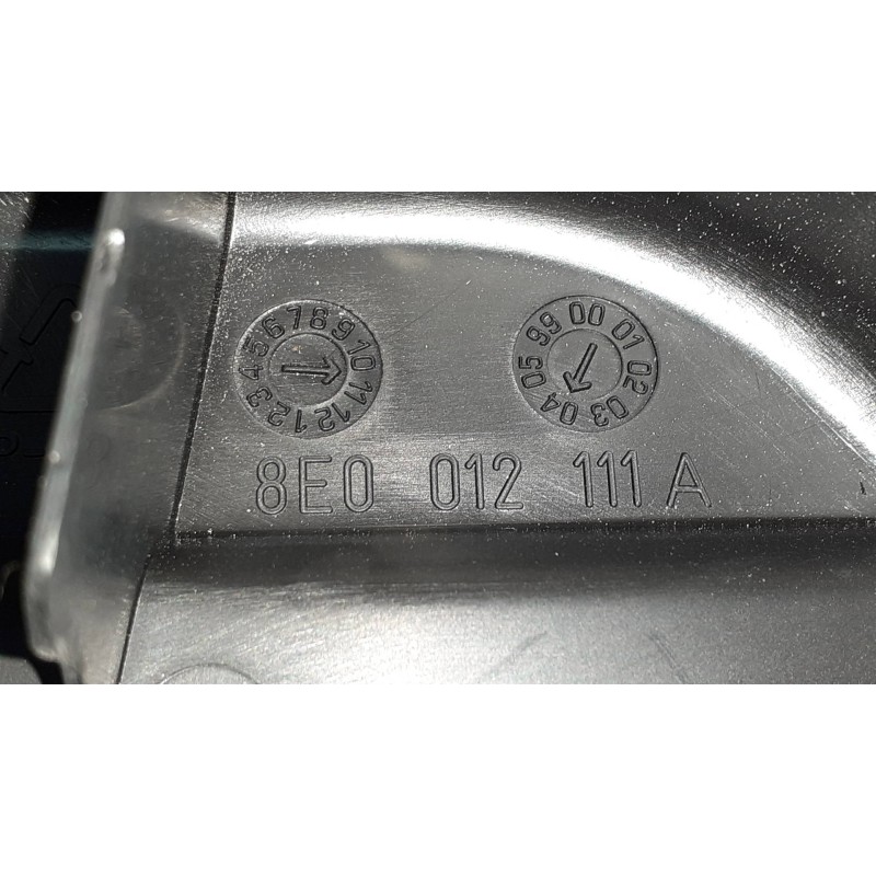 Recambio de herramientas para audi a4 berlina (8e) 2.0 tdi 16v (103kw) referencia OEM IAM 8E0012111A  CAJA HERRAMIENTAS