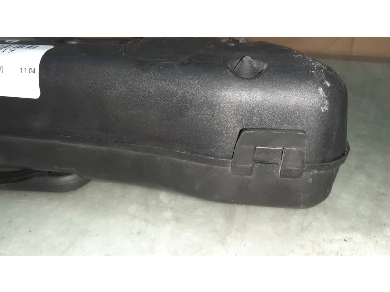 Recambio de herramientas para audi a4 berlina (8e) 2.0 tdi 16v (103kw) referencia OEM IAM 8E0012111A  CAJA HERRAMIENTAS