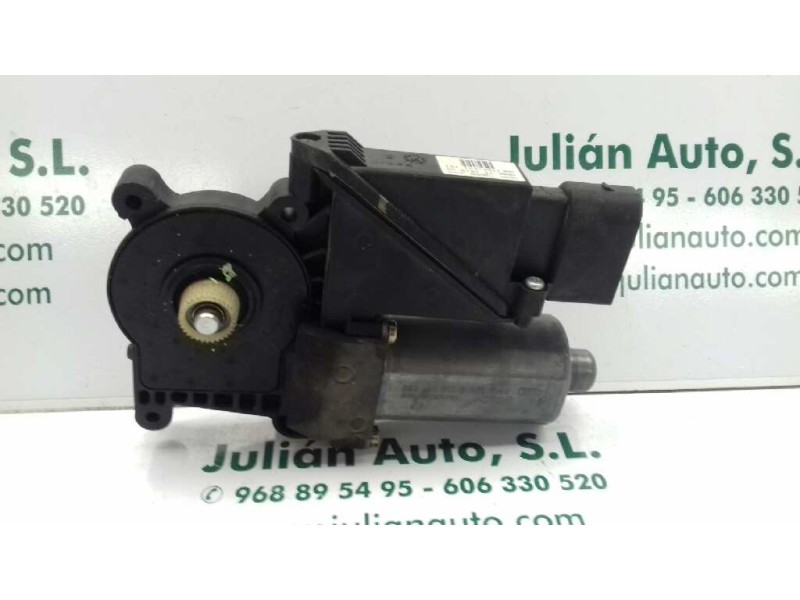 Recambio de motor elevalunas trasero derecho para mercedes-benz clase a (w168) referencia OEM IAM 0130821698 101154301 05073111