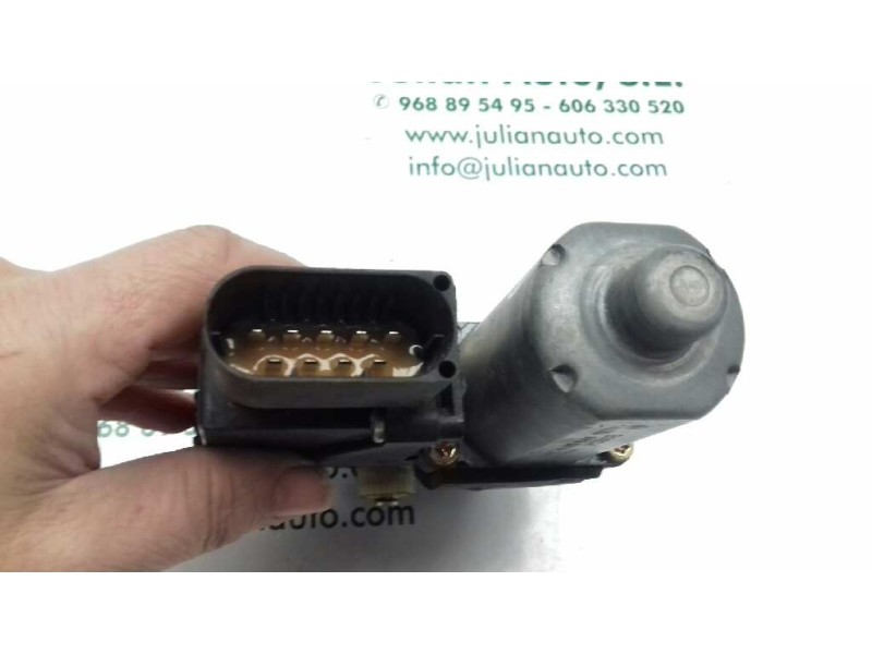 Recambio de motor elevalunas trasero derecho para mercedes-benz clase a (w168) referencia OEM IAM 0130821698 101154301 05073111