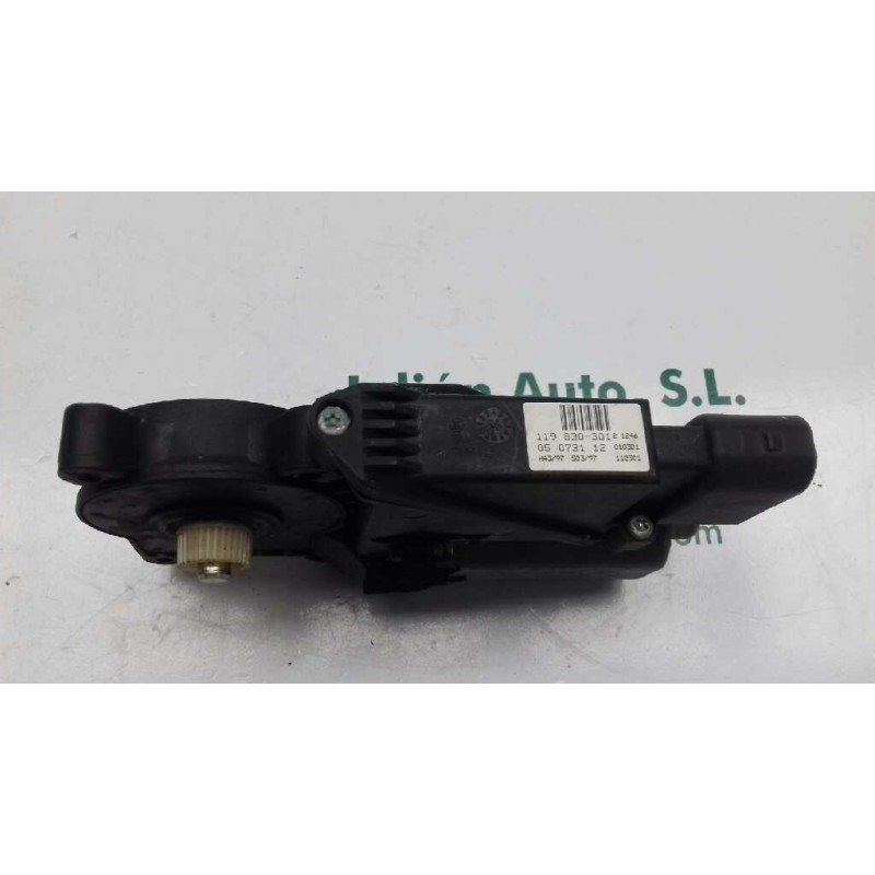 Recambio de motor elevalunas delantero derecho para mercedes-benz clase a (w168) referencia OEM IAM 0130821698 119830301 0507311