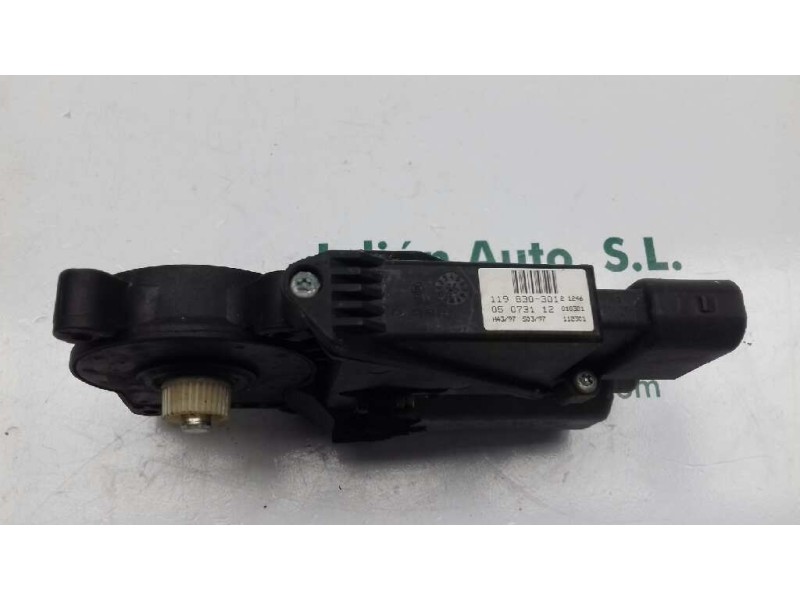 Recambio de motor elevalunas delantero derecho para mercedes-benz clase a (w168) referencia OEM IAM 0130821698 119830301 0507311