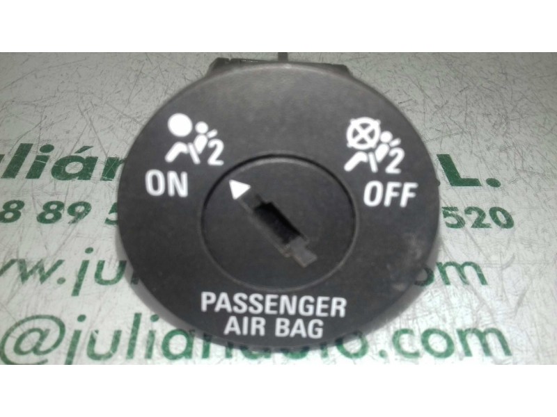 Recambio de interruptor para opel insignia berlina edition referencia OEM IAM 13268602 2 PINES AIRBAG