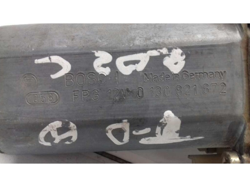 Recambio de motor elevalunas trasero derecho para mercedes-benz clase c (w202) berlina referencia OEM IAM 0130821672  