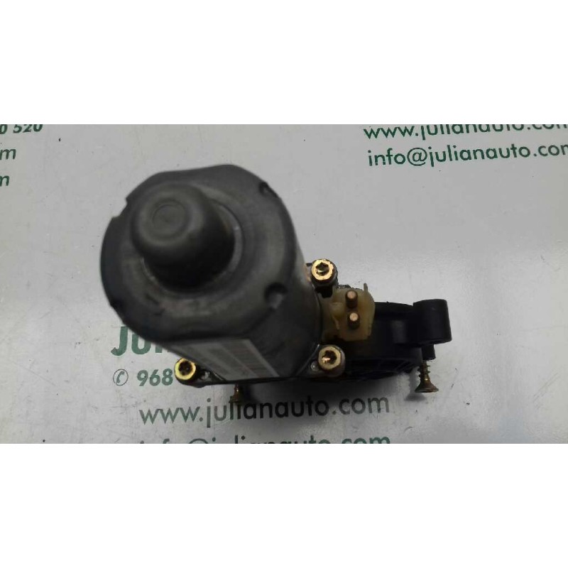 Recambio de motor elevalunas trasero derecho para mercedes-benz clase c (w202) berlina referencia OEM IAM 0130821672  