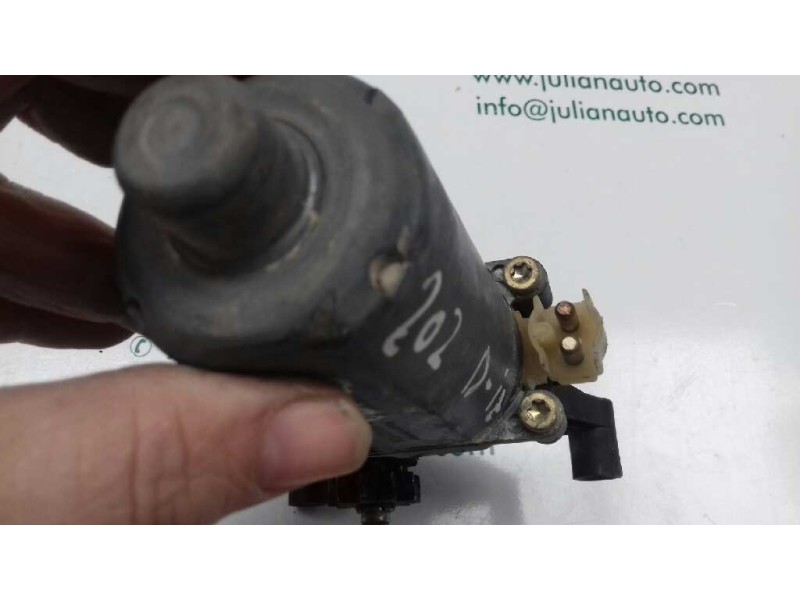 Recambio de motor elevalunas delantero izquierdo para mercedes-benz clase c (w202) berlina referencia OEM IAM 0130821638 1930271