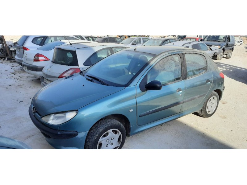 peugeot 206 berlina del año 2000