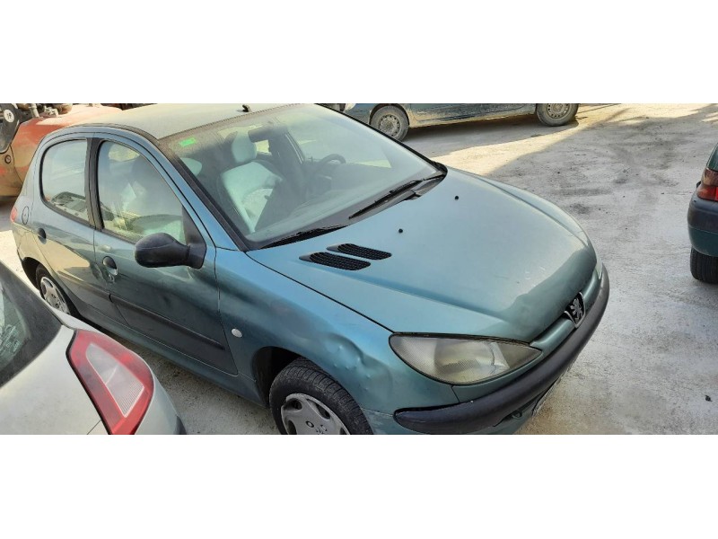 peugeot 206 berlina del año 2000