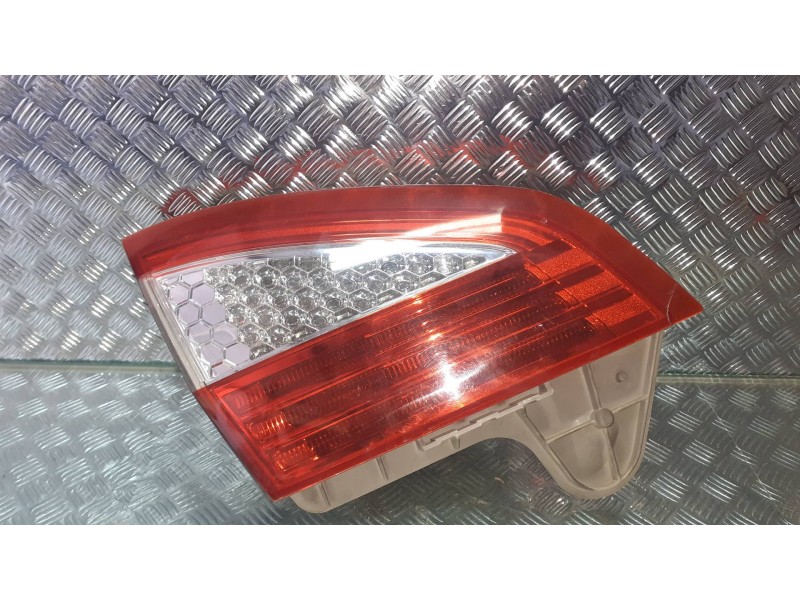 Recambio de piloto trasero izquierdo interior para ford mondeo ber. (ca2) ghia referencia OEM IAM 7S7113A603A  TK8510