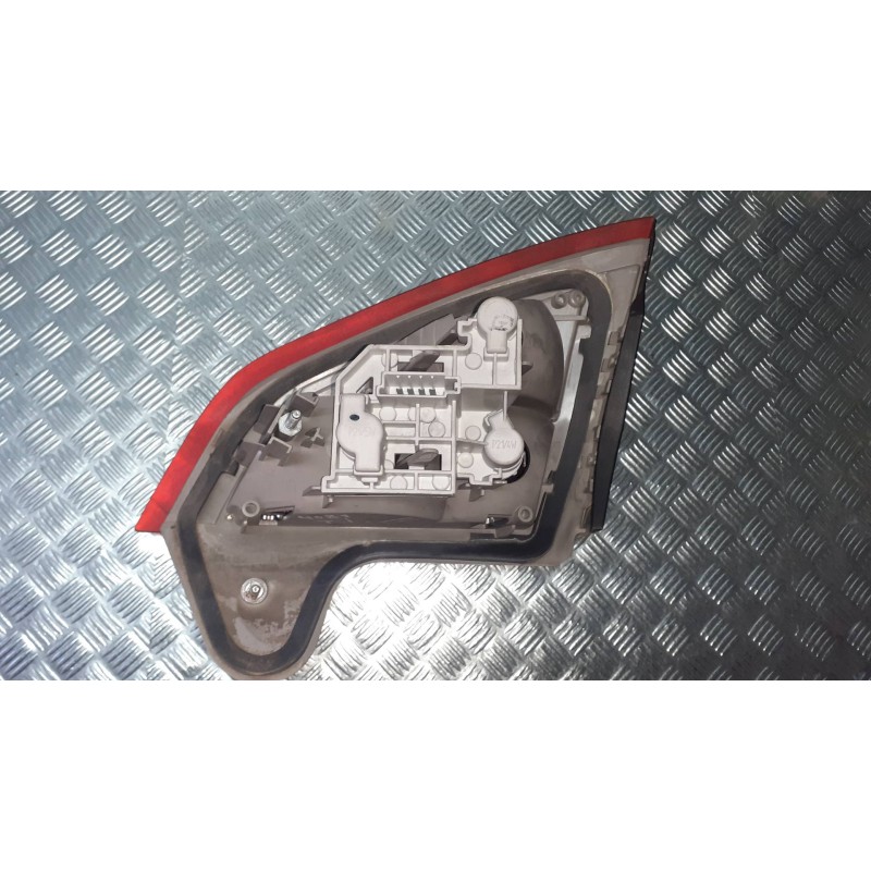 Recambio de piloto trasero izquierdo interior para ford mondeo ber. (ca2) ghia referencia OEM IAM 7S7113A603A  TK8510