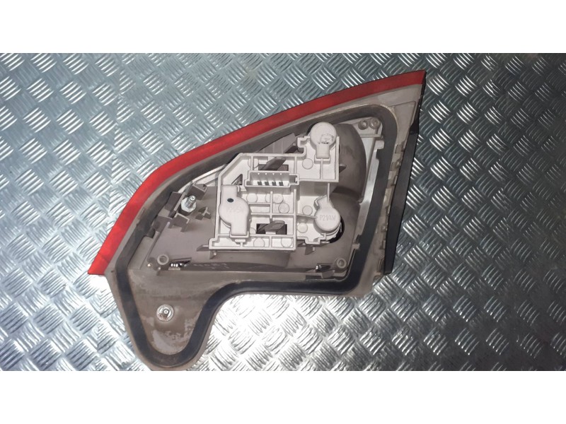 Recambio de piloto trasero izquierdo interior para ford mondeo ber. (ca2) ghia referencia OEM IAM 7S7113A603A  TK8510