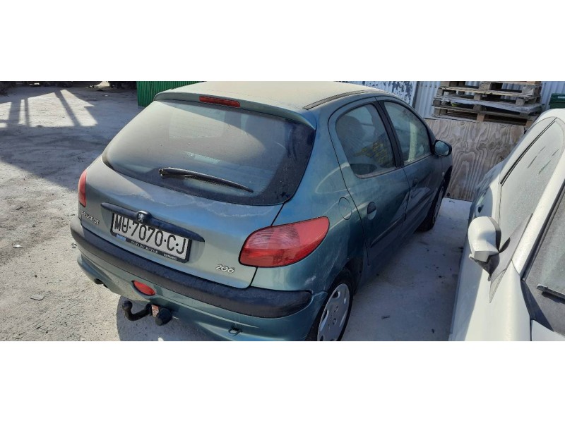 peugeot 206 berlina del año 2000