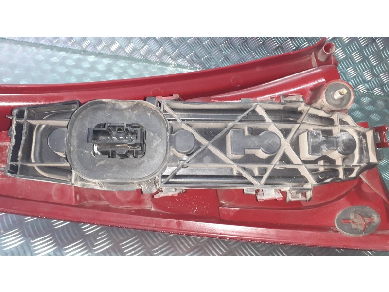 Recambio de piloto trasero derecho para citroen c3 1.1 furio referencia OEM IAM 2556  