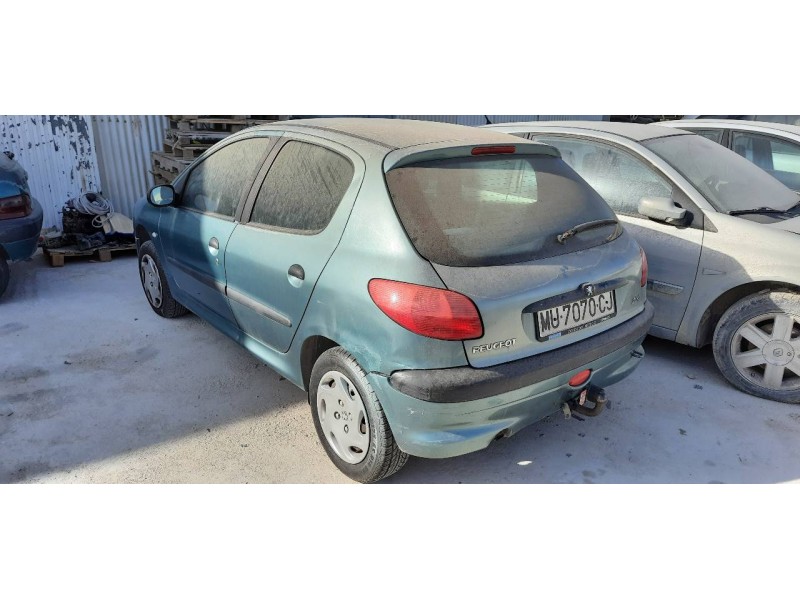 peugeot 206 berlina del año 2000